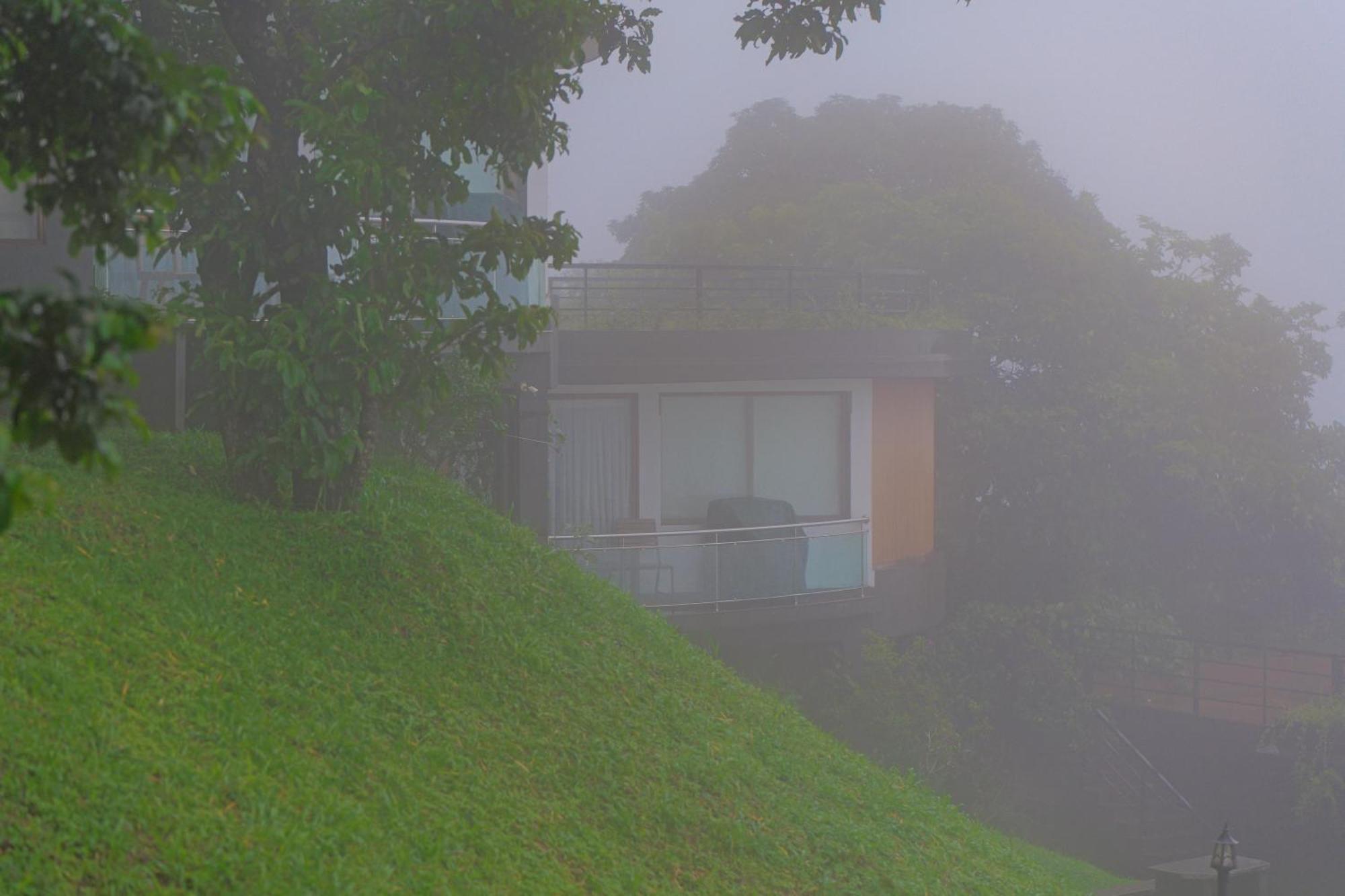 Haze And Kites Resort Munnar Exterior foto